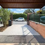 Bed & Garage In * Milano