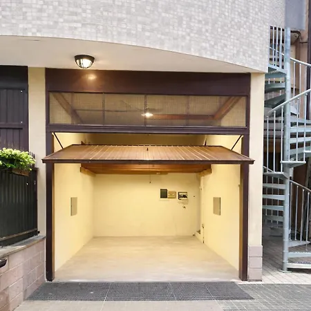 Apartment Bed & Garage In Milan
