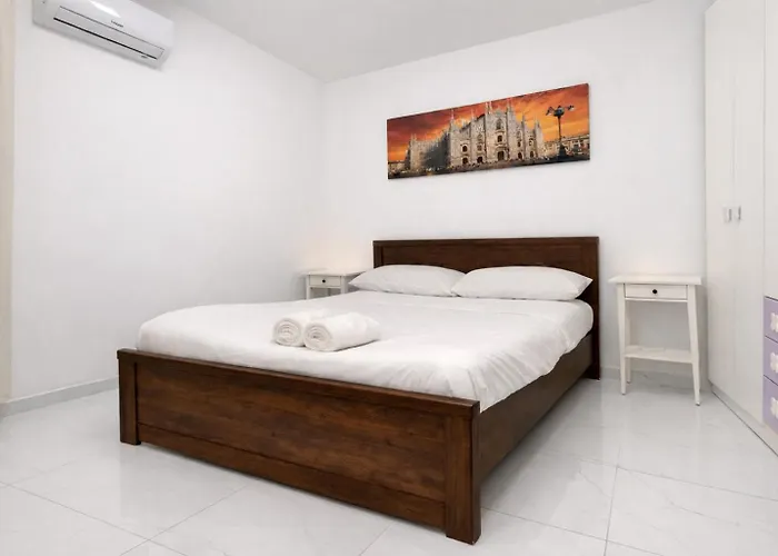 Bed & Garage In Apartment