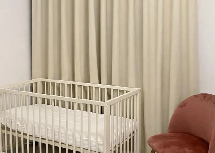 Bed & Garage In Apartment *