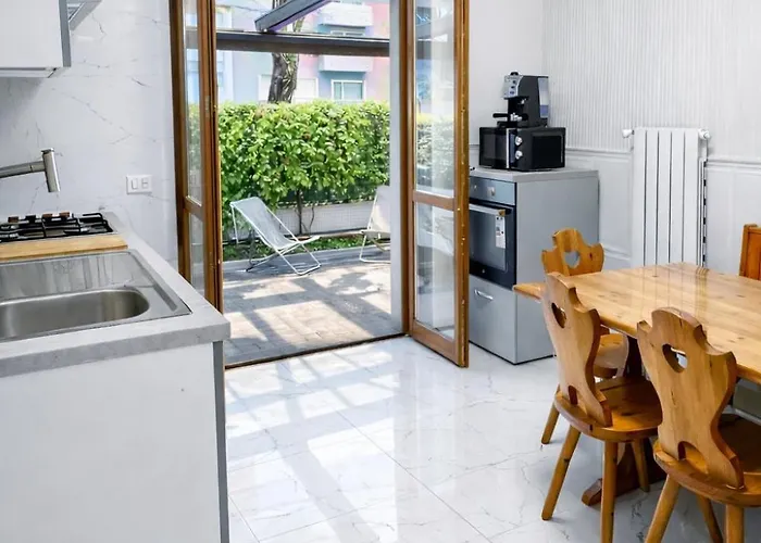 Bed & Garage In Apartment