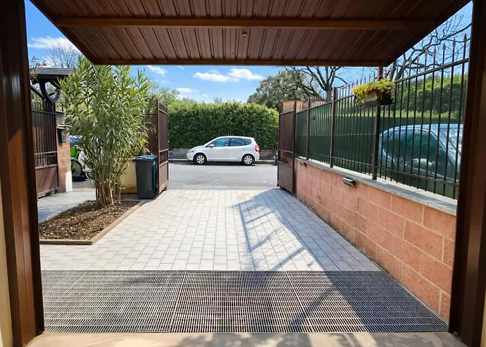 Bed & Garage In * Milan